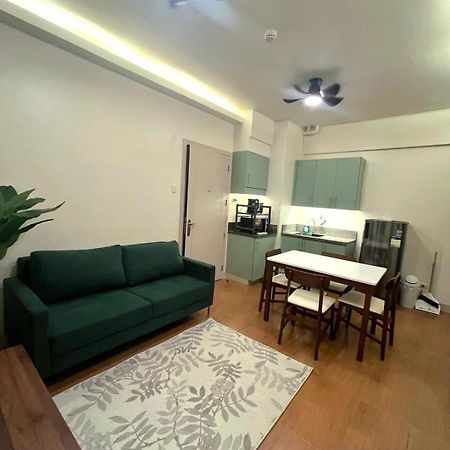 Pioneer Woodlands Bed & Breakfast Mandaluyong Exterior foto