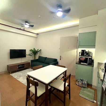 Pioneer Woodlands Bed & Breakfast Mandaluyong Exterior foto