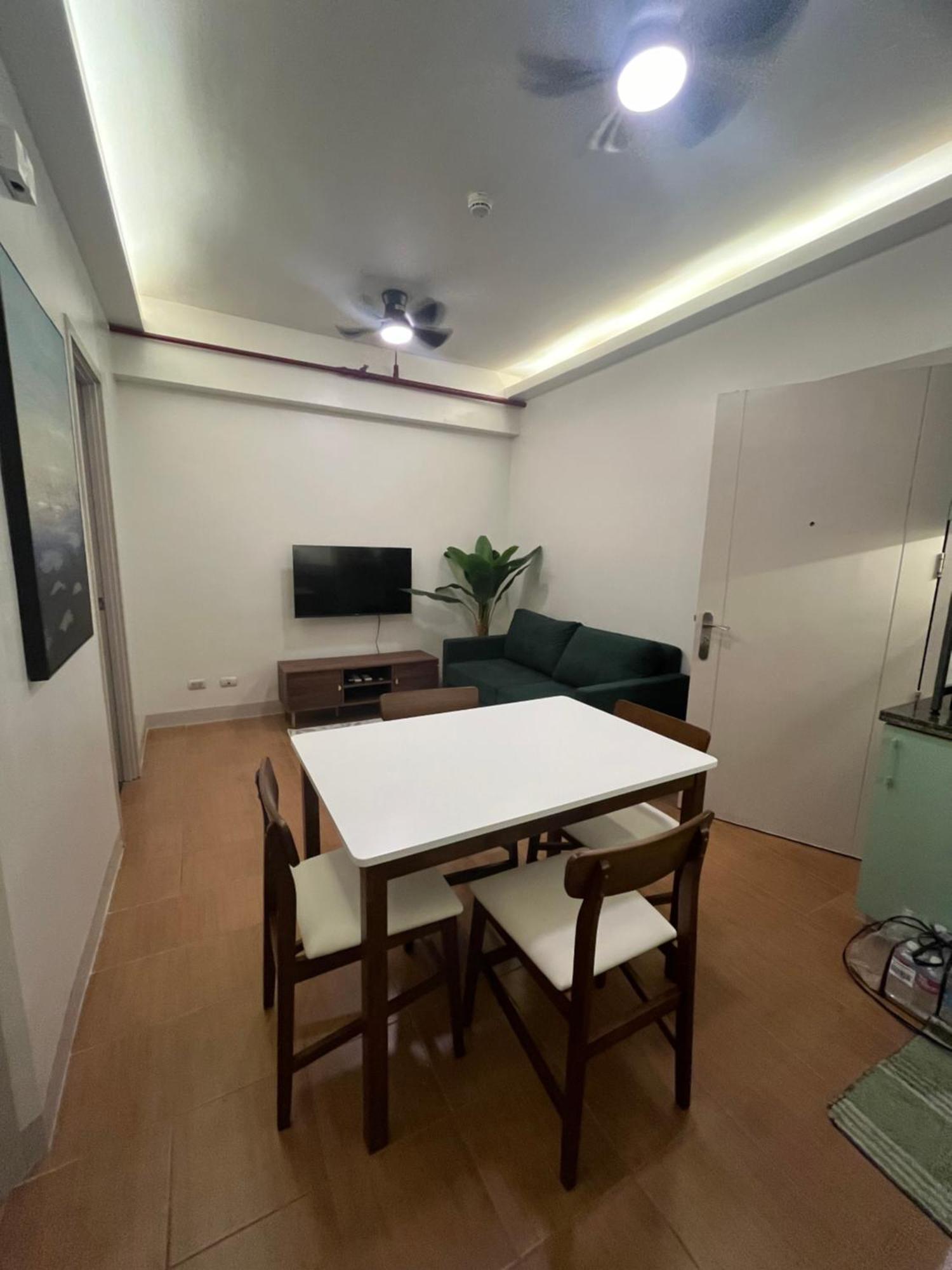 Pioneer Woodlands Bed & Breakfast Mandaluyong Exterior foto